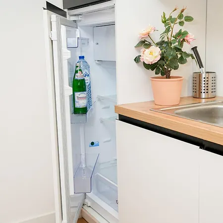 Lejlighed Chic & Modern 1br & 1lr Apt, 12 Min Walk To Rabot