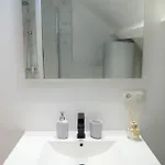 Chic & Modern 1br & 1lr Apt, 12 Min Walk To Rabot Daire