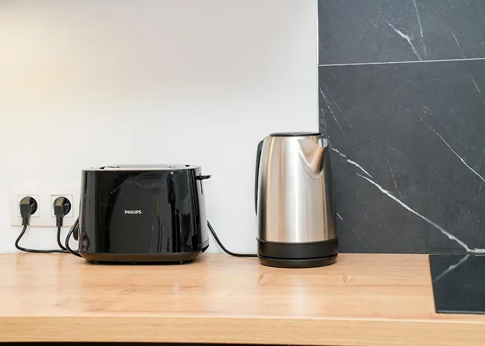 Lägenhet Chic & Modern 1br & 1lr Apt, 12 Min Walk To Rabot Gent